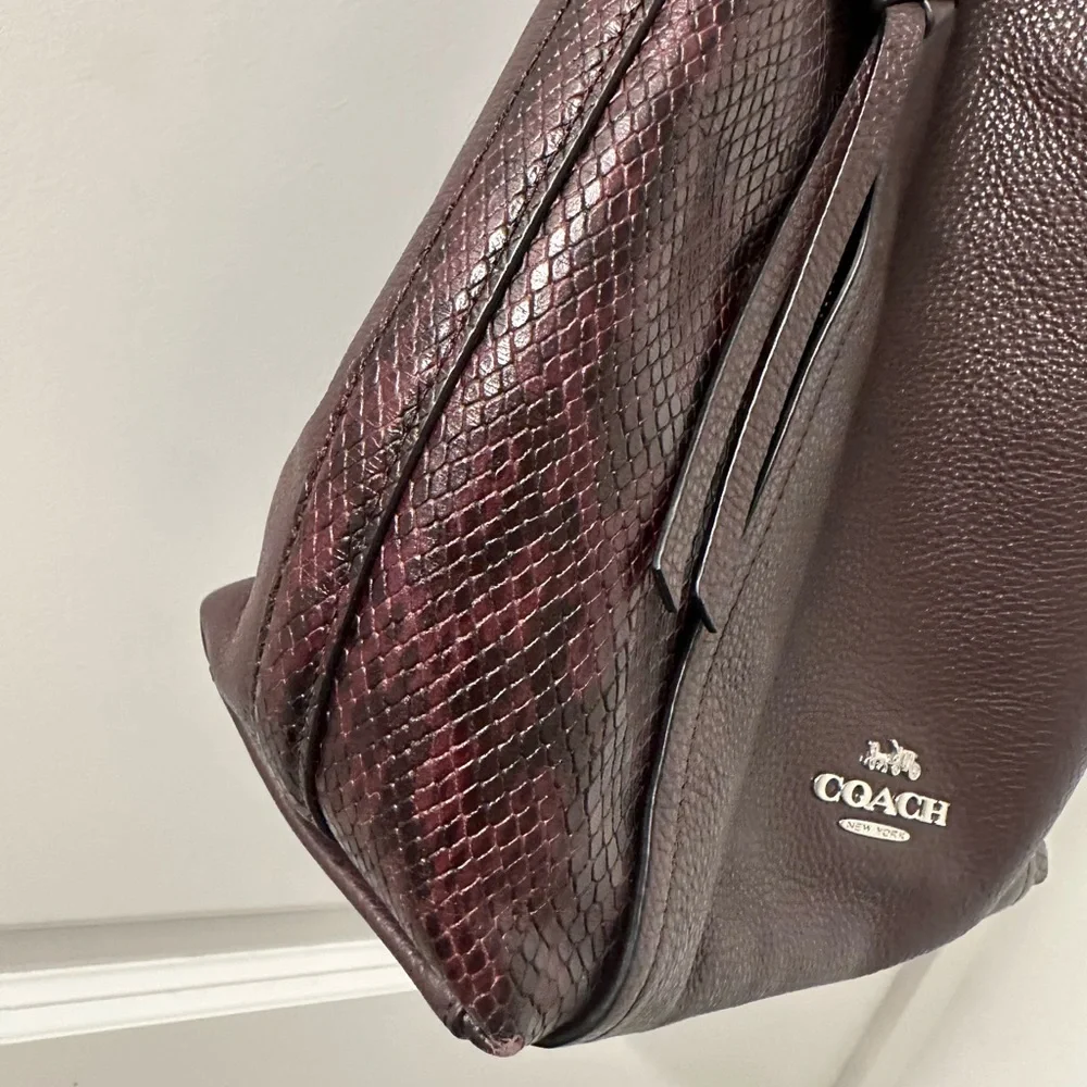 Coach Marlon Hobo Bag Burgundy Maroon‎ Pebble Leather